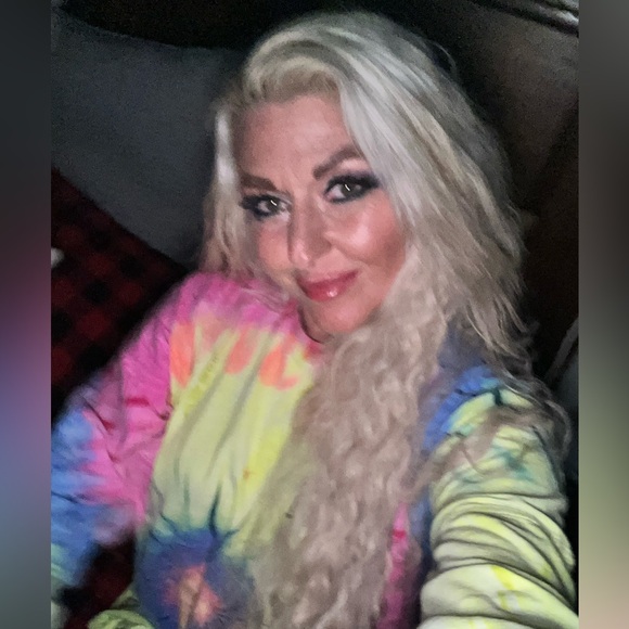 Meet your Posher, Jessica - Picture 2 of 4